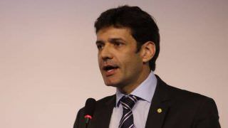 Ministro do Turismo vai depor sobre candidaturas-laranja do PSL