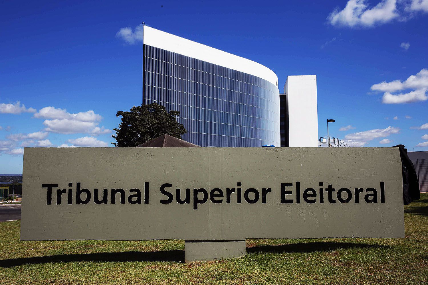 Partidos ampliaram em 48% os gastos com advogados