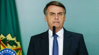 Decreto de Bolsonaro livra PM de exame para ter arma pessoal