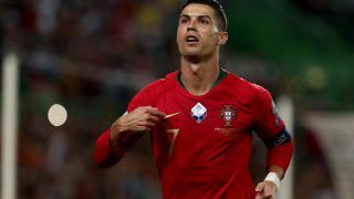 Cristiano Ronaldo marca 700º gol e se junta a Pelé e Romário