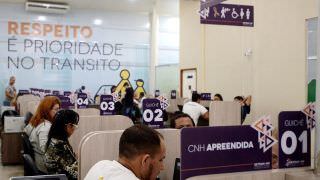 Captura de dados digitais para emitir CNH é suspensa pelo Detran-AM