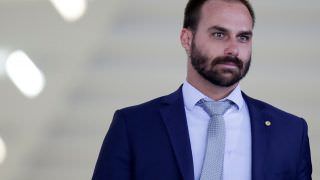 Eduardo Bolsonaro se desculpa por declaração sobre AI-5