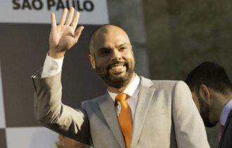 Prefeito de São Paulo inicia segunda sessão de quimioterapia
