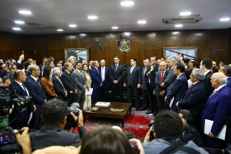 Pacto federativo pode transferir até R$ 500 bi a Estados e municípios
