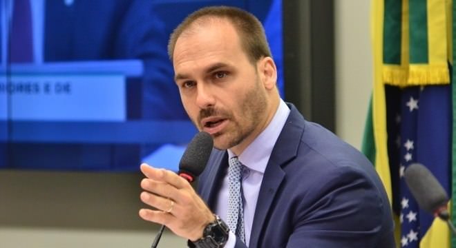 PSL avalia processo que pode causar a expulsão de Eduardo Bolsonaro