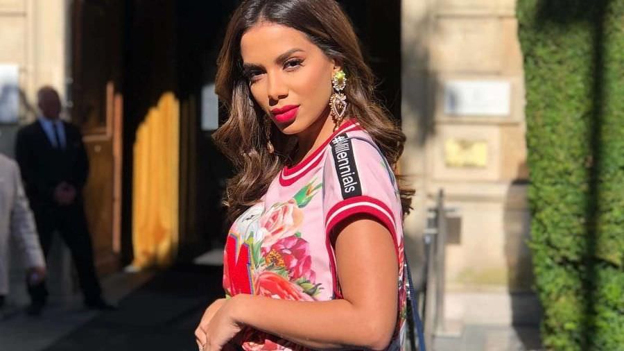 Anitta responde comentarista que desejou sua morte: "Inacreditável"