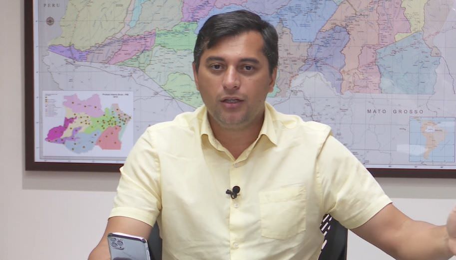 Wilson Lima destaca projetos no interior e ignora problemas da capital amazonense