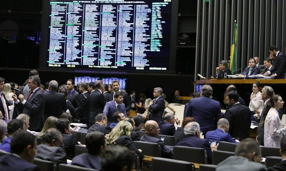 PEC Paralela segue para a Câmara ainda sem presidente