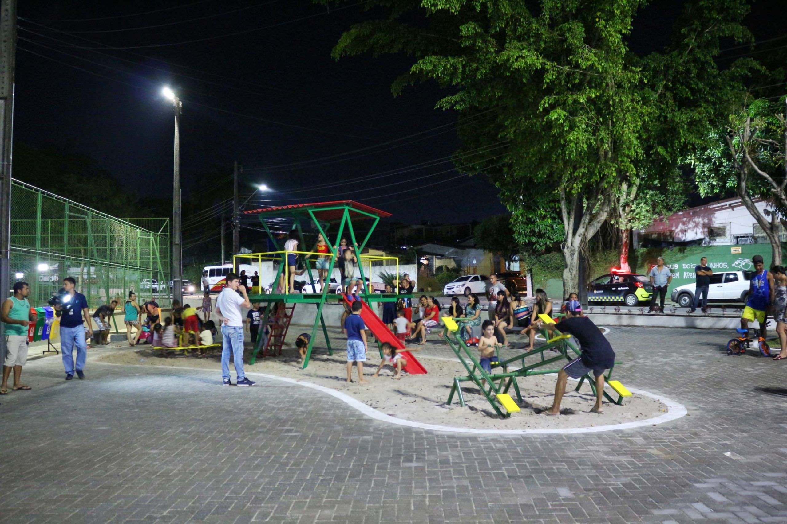 Conjunto Cophasa ganha praça revitalizada, zona Oeste