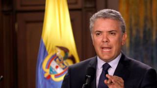 Para combater crise, presidente colombiano propõe diálogo nacional