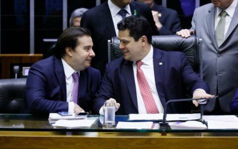 Maia e Alcolumbre são contra mudar prisão em 2ª instância