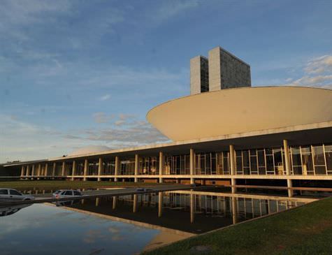 Adesão à reforma administrativa será automática