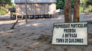 Termo assinado garante propriedade de terras a quilombolas