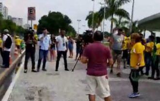 Equipe da Rede Amazônica é hostilizada e expulsa de protesto