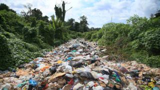 ‘Lixão’ na selva mostra descaso da prefeitura de Presidente Figueiredo