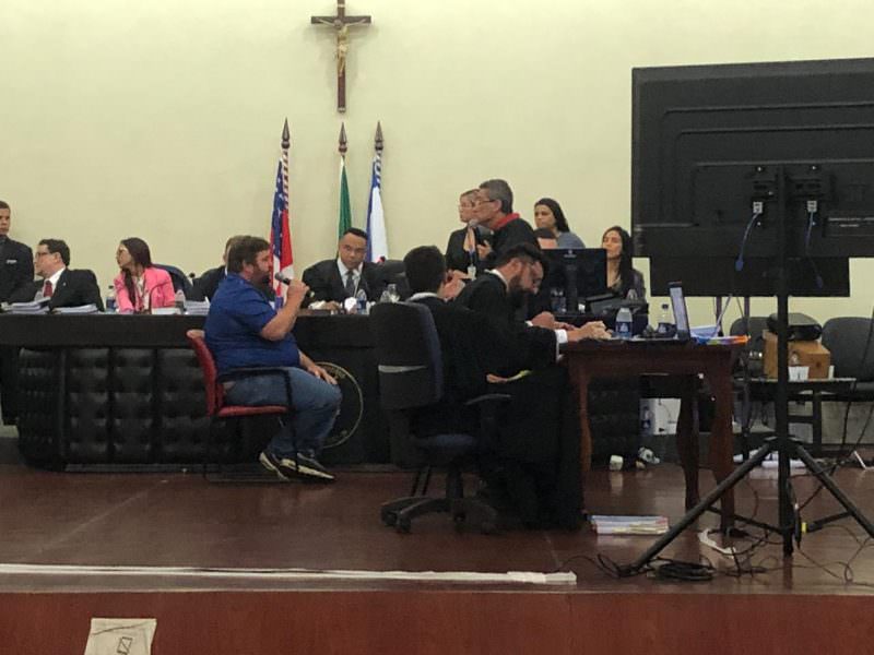 Empresário revela que foi orientado por outro delegado a limpar a cena do crime