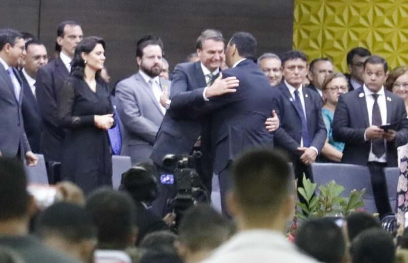 Após levar Bolsonaro a culto, Silas diz ter ‘prestígio’ e se lança pré-candidato