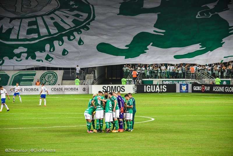 Palmeiras enfrenta Grêmio para evitar título antecipado do Flamengo