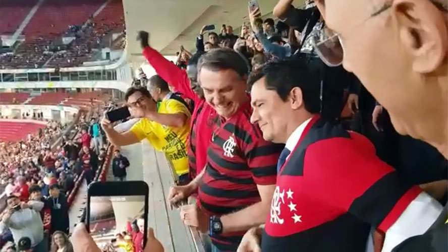 ‘Até sábado, sou Mengão’, diz Bolsonaro sobre torcida na final