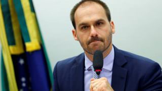 PSL quer expulsar e tirar mandato de Eduardo Bolsonaro