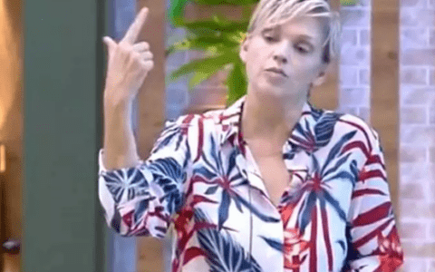 A Fazenda 11. Lucas sobre Andréa Nóbrega: “Saiu um câncer daqui”