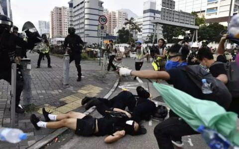 Homem é baleado à queima-roupa em Hong Kong