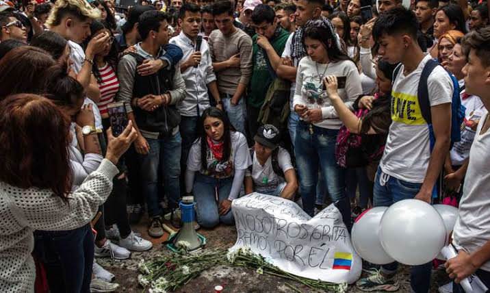 Estudante de 18 anos a primeira vítima fatal das manifestações na Colômbia