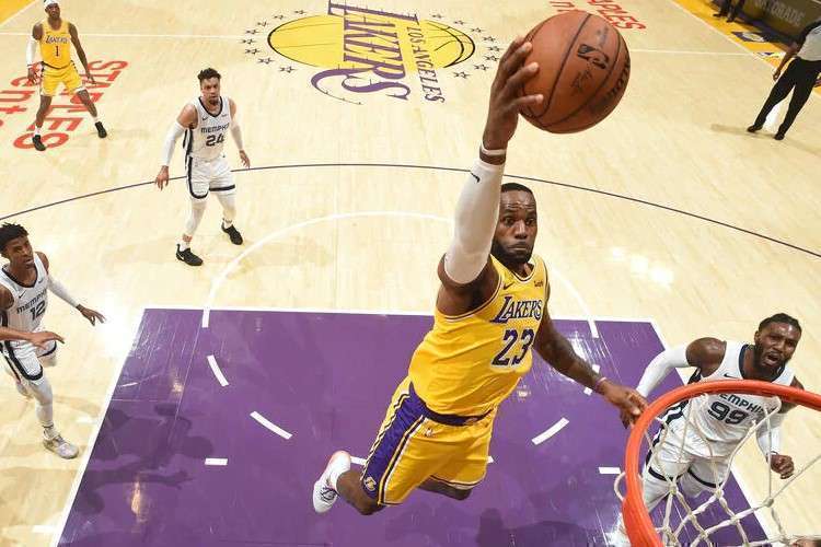LeBron James brilha e Lakers faturam 8ª vitória consecutiva na NBA
