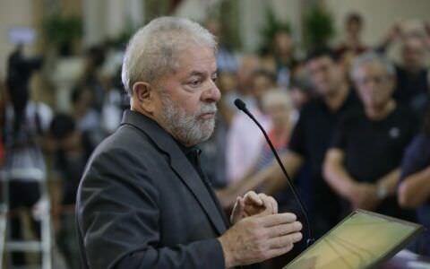 Advogados de Lula pedirão soltura nesta sexta, PT prepara agenda