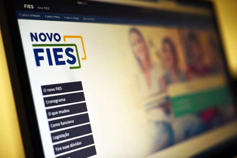 Estudantes do Fies tem até dia 30 deste mês para renovar o financiamento