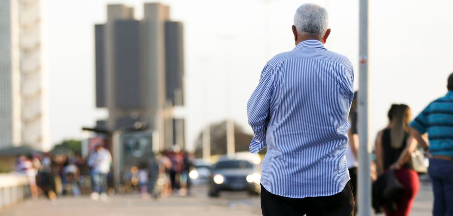Geral: expectativa de vida no Brasil sobe para 76,3 anos