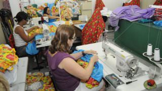 Sine disponibiliza vagas de emprego; entre elas de costureira