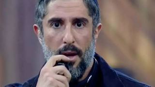 Marcos Mion se emociona ao falar de Gugu Liberato