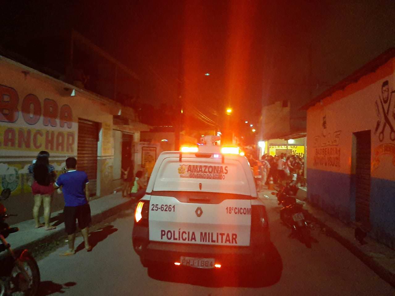 Homem é executado enquanto lanchava com a namorada na zona Norte