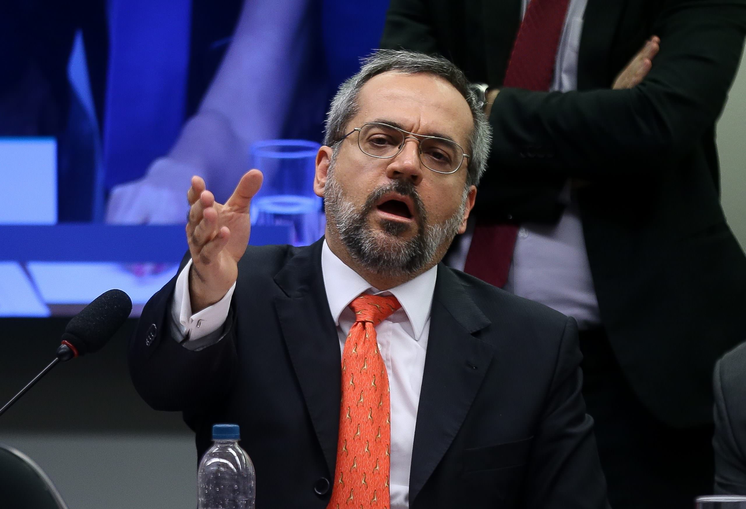 Weintraub rebate entidades judaicas: 'Tenho direito de falar do Holocausto'