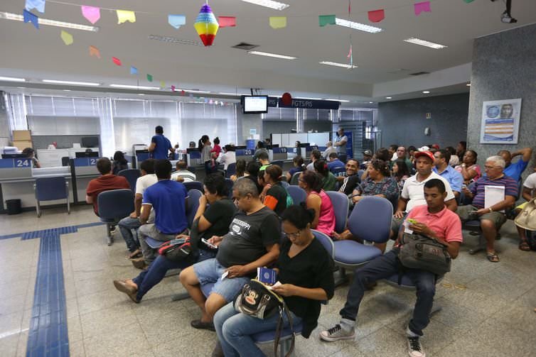 Caixa anuncia nova redução de juros para crédito imobiliário e pessoal