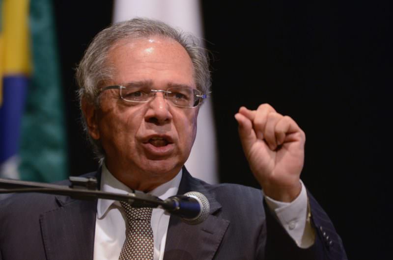 Renda Brasil pode ficar de fora da proposta de Orçamento para 2021