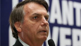 Abraji publica nota contra tratamento de Bolsonaro a jornalistas