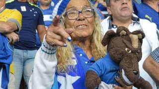 Morre Dona Salomé, torcedora símbolo do Cruzeiro, aos 86 anos