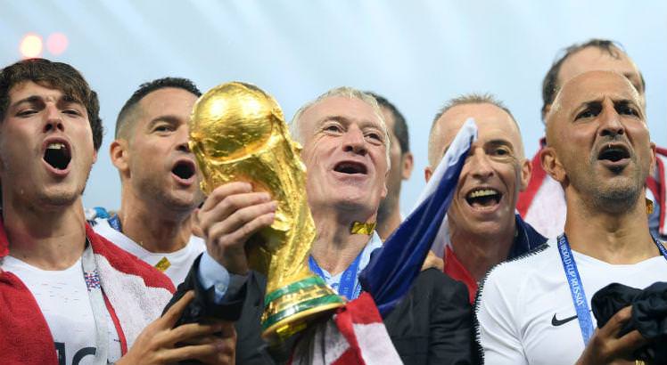 Deschamps renova e comandará seleção francesa até o fim de 2022