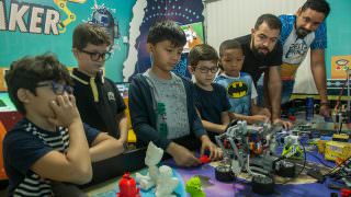 Oficinas gratuitas de robótica e games para crianças e adolescentes