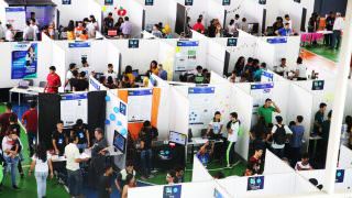 Estudantes exibem soluções tecnológicas em feira de inovação