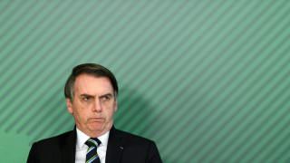 Bolsonaro ignora perguntas sobre buscas em endereços ligados a Queiroz