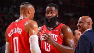 Com show de Westbrook, Rockets batem Raptors no Canadá
