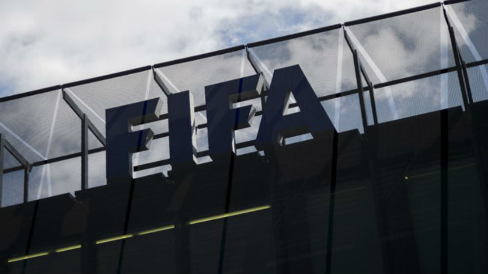 Transferências renderam R$ 3 bilhões a agentes em 2019, diz Fifa