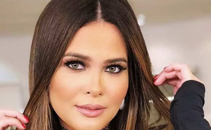 Geisy posa sexy de lingerie e dispara: “Sou muito obediente"