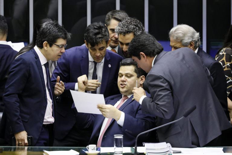 Congresso irá analisar vetos de Bolsonaro na terça-feira