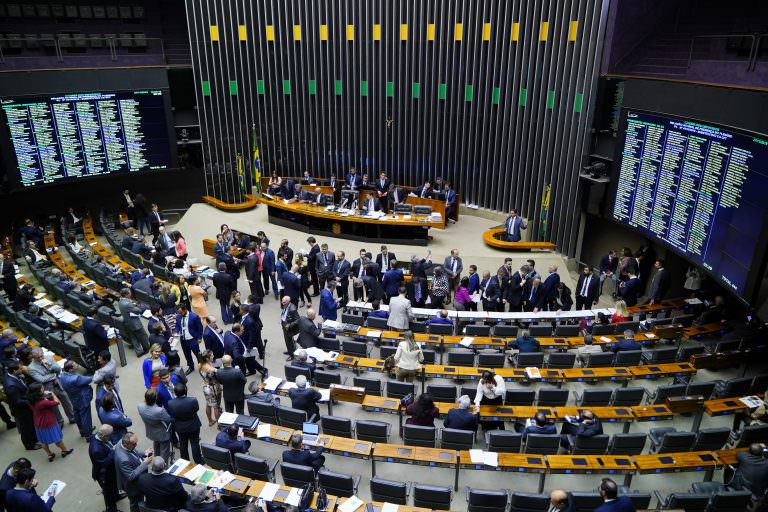 Pauta da Câmara começa com MP que transfere Coaf para o Banco Central