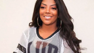 Em cerimônia improvisada, Ludmilla e Brunna oficializam união