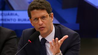 Ricardo Salles vai a ofensiva contra garimpos para aliviar pressão por Amazônia